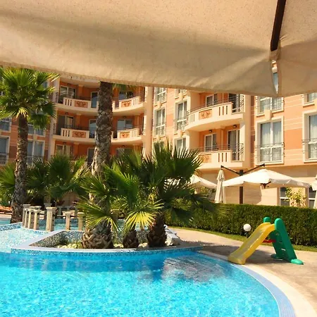 Menada Aphrodita Palace 公寓