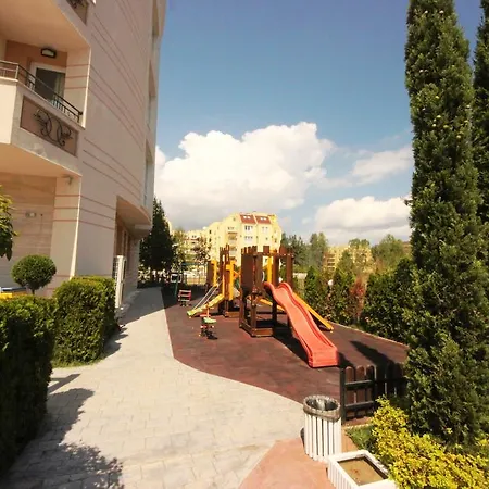 Menada Aphrodita Palace 公寓