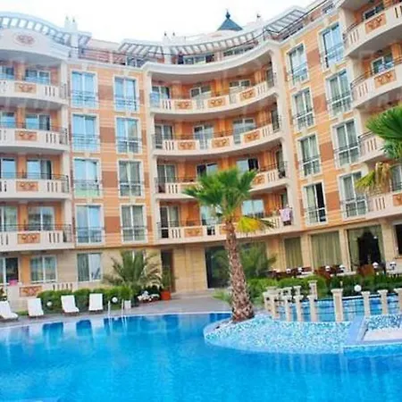 Menada Aphrodita Palace 公寓
