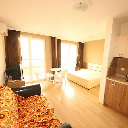 Menada Aphrodita Palace 公寓 阳光海滩