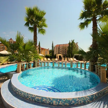 Menada Aphrodita Palace 公寓